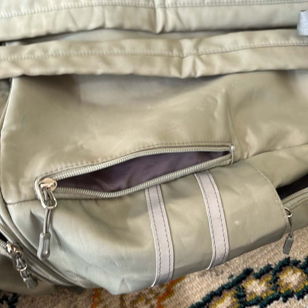 Multi compartmental backpack - Picture 4 of 5